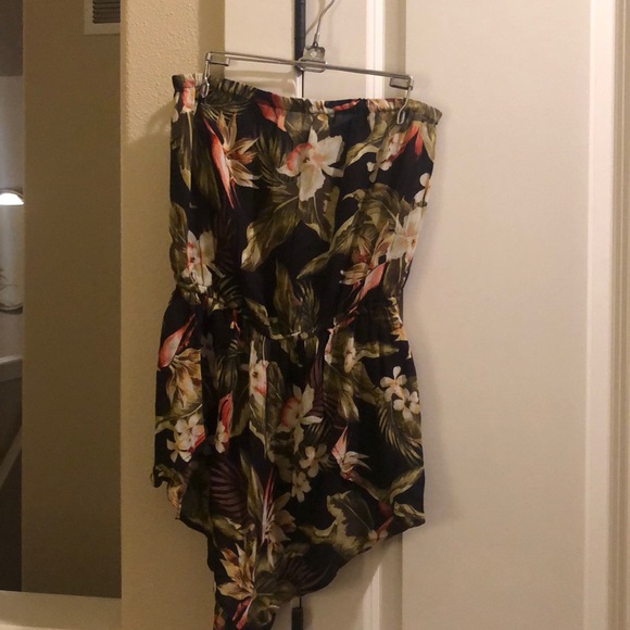 BILLABONG STRAPLESS FLORAL ROMPER - Picture 1 of 4